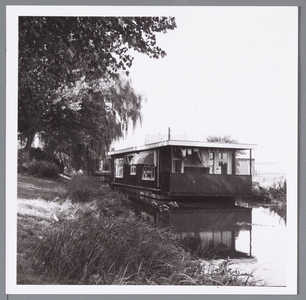 WAT001004300 Woonboten liggend in de Where.