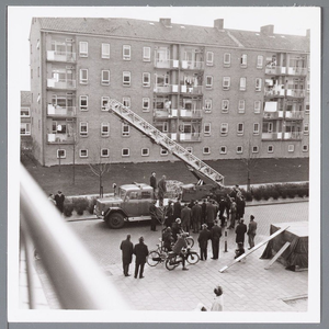 WAT001004552 Oefening met de nieuwe Maginus - ladderwagen van de brandweer.