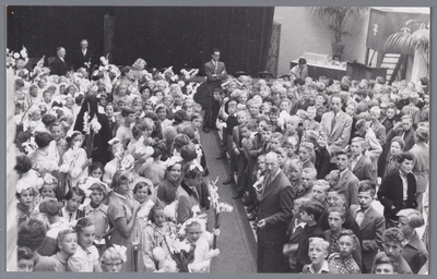 WAT001004841 Rooms-katholieke noodkerk ingewijd.Het gebouw was voordien in gebruik door Afslagvereniging Beemster ...