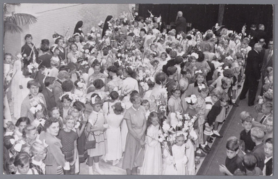 WAT001004842 Roomskatholieke noodkerk ingewijd.Het gebouw was voordien in gebruik door Afslagvereniging Beemster ...