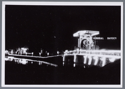 WAT001005236 De Beemsterbrug voorzien van feestverlichting ter gelegenheid van de viering van het 550 jarig bestaan van ...