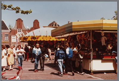 WAT001005337 Purmerend, Koemarkt. Voorjaar 1984. Kermis.