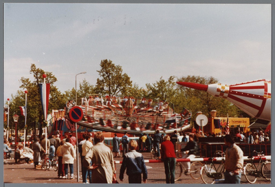 WAT001005338 Purmerend, Koemarkt. Voorjaar 1984. Kermis.