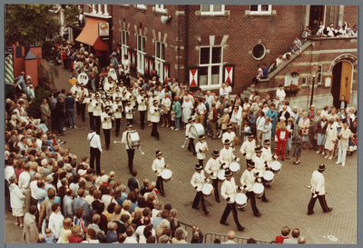 WAT001005429 Purmerend 500 jaar marktstad. Historische optocht