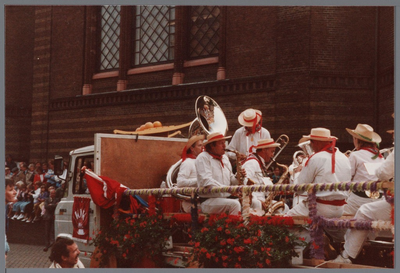 WAT001005475 Purmerend 500 jaar marktstad. Historische optocht
