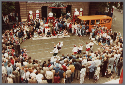 WAT001005523 Purmerend 500 jaar marktstad. Breugeliaanse dag. Indiase dansen