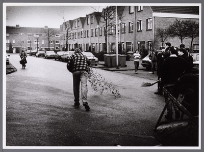 WAT001008117 Bovenlandsestraat glad door olie.
