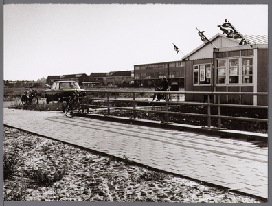 WAT001008235 Begin ( nood) winkelcentrum Overwhere 2 aan de Churchilllaan. (latere Salvador Allendelaan)