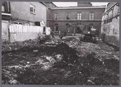 WAT001008547 Sloop van de Stadstekenschool.Midden achter: rusthuis Avondzon 