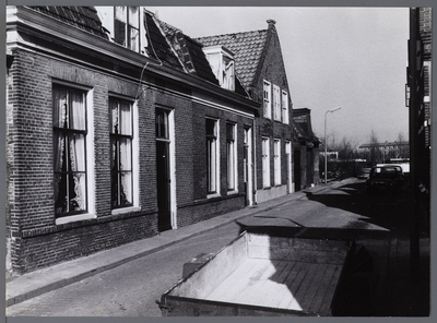 WAT001008633 Hoornsebuurt gezien van Venedin naar Whereplantsoen. Rechts op achtergrond zijgevel van het bejaardenhuis ...