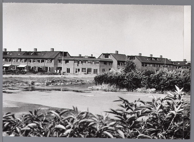 WAT001008737 Purmerend, De Gors. Zicht op het Hoefblad vanaf de Linnaeuslaan