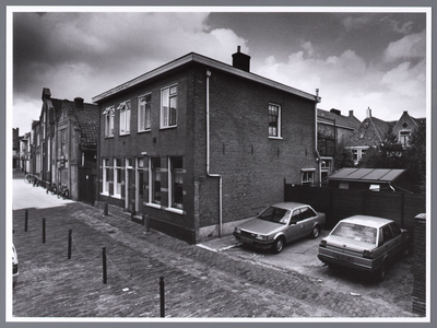 WAT001008992 ca. 1975