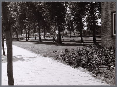 WAT001009131 Aan deze kant de van Balenstraat en aan de overkant Burgemeester D.Kooimanweg.