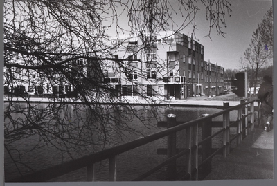 WAT001009181 Nieuwbouw aan de Where op de plaats van de voormalige veiling B.P. en O.gezien vanaf de Kooimanbrug