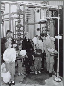 WAT001015472 Open huis warmtekrachtcentrale.Demi water installatie, uitleg veiligheidsvoorschriften door Rob van Ketel ...