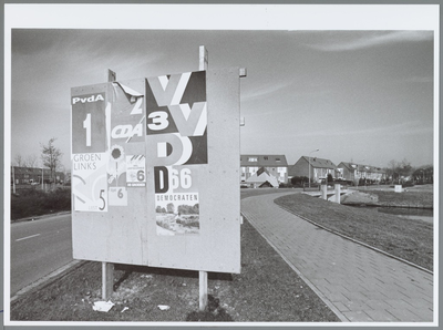 WAT001015440 Verkiezingsborden aan de Grotenhuysweg in de Purmer-Noord.
