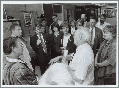 WAT001015475 A. Horeman geeft uitleg over de Stadsverwarming.