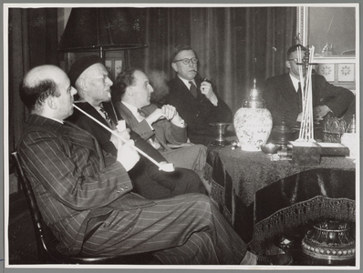 WAT001017214 Wedstrijd pijproken.