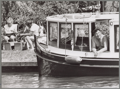WAT001017265 Van Dongen uit IJmuiden bezocht de veemarkt op dinsdag.En voer daarna verder.