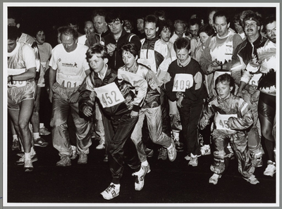 WAT001017351 Atletiekvereniging NEA Volharding .Start trimloop op sportpark 'De Munnik' aan de Flevostraat 249 te Purmerend.