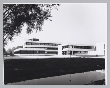 WAT001017697 belastingkantoor/arbeidsbureau.