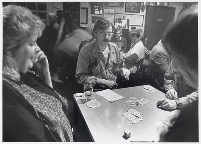 WAT003003420 Ilpendamse kraaknacht trekt veel belangstelling.Er waren 52 deelnemers die meededen met de 12 uur durende ...