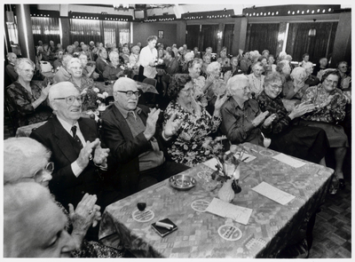 WAT003003575 Bejaardenfeest , waarschijnlijk in de Keern.