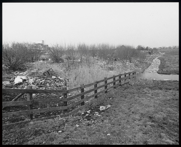 WAT003004358 Melkfabriek 'De Ster', vervuiling rond de Poelweg. Melkfabriek 'De Ster' van voedingsmiddelenconcern ...