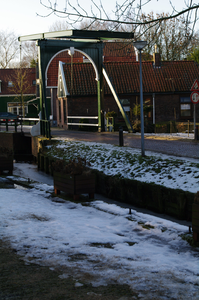 WAT120002991 Jisp in de winter. Ophaalbrug in de sneeuw.