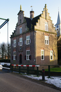 WAT120002992 Jisp in de winter. Oude Raadhuis in de sneeuw.