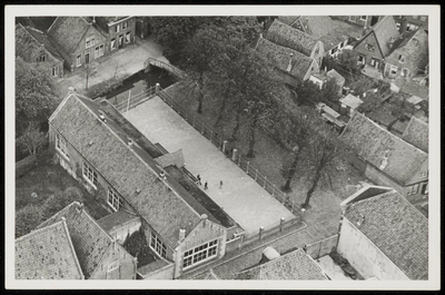 WAT050000208 Gezicht op de Openbare Lagere School aan de Beestenmarkt