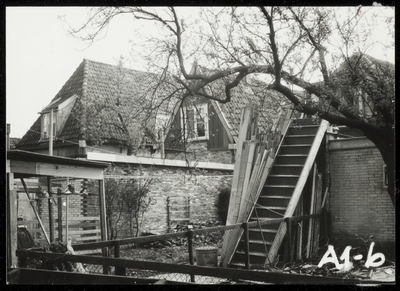 WAT050000415 Achterzijde van enkele panden aan het Noordeinde gezien vanuit de Aart Engelsteeg. Fotoverkenning ...
