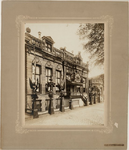 1b81 Het Snouck van Loosenhuis versierd ter gelegenheid van de geboorte van Prinses Juliana, 1909, 30 april