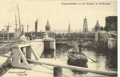 foto-5786 Ansjovisvletten in de Sluizen te Enkhuizen, 190-?
