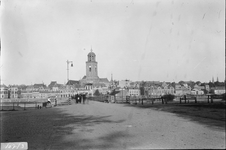 768 Glasnegatievencollectie JW Jansen: Gezicht op Deventer en de Schipbrug vanaf de Worp