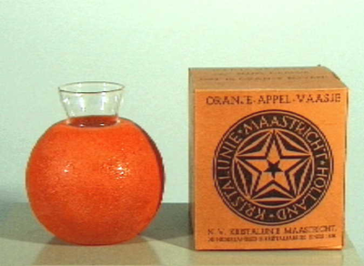 JMD-G-382 Vaas, Oranje-appel-vaasje.