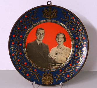 JMD-OR-1524 bord, bord huwelijk Juliana en Bernhard