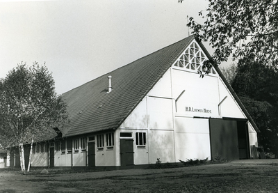 2368 - De H.D. Louwes Hoeve aan de Marknesserweg, een montageschuur werd in 1949 in recordtijd gebouwd