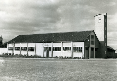 2387 - In 1952/1953 is deze brandweerkazerne met droogtoren gebouwd in Emmeloord