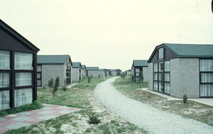 2094 - Vakantiehuisjes van de Kampeervereniging Muiderberg in het Larserbos