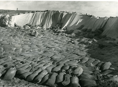 175 - Stormschade 1 februari 1953 aan de Marskedijk bij het Normerven