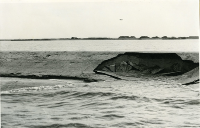 405 - Stormschade 1 februari 1953 leidam perceel P. Aangerichtte beschadiging als gevolg van het onderloops worden van ...