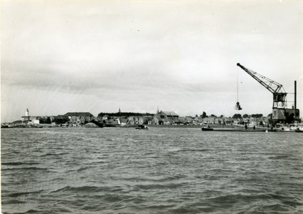 926 - Aanleg werkhaven Urk. Op de achtergrond het eiland Urk