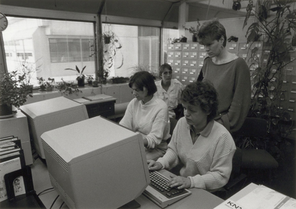 59 - Demonstratie automatiseringsapparatuur voor het Lite-infosysteem in de bibliotheek van de Rijksdienst voor de ...