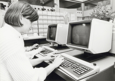 60 - Demonstratie automatiseringsapparatuur voor het Lite-infosysteem in de bibliotheek van de Rijksdienst voor de ...