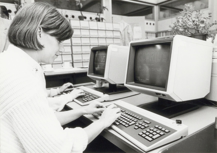 60 - Demonstratie automatiseringsapparatuur voor het Lite-infosysteem in de bibliotheek van de Rijksdienst voor de ...