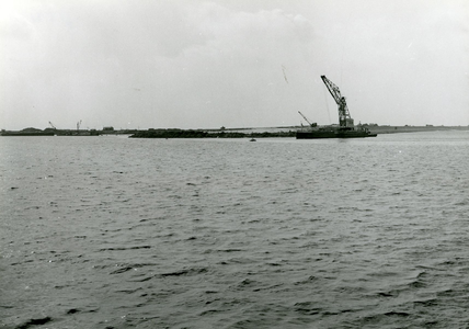 764 - Maken van landhoofden voor de Ketelbrug