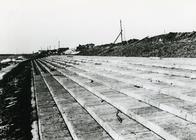 927 - Proefvak betonblokke glooiing nabij Urk