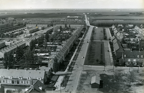 5 - Luchtfoto Emmeloord met zicht op Espelerlaan