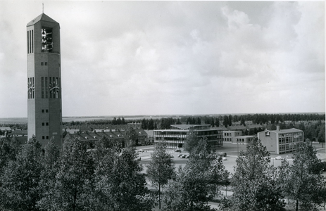 24 - Poldertoren met het domeinkantoor